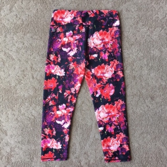 Fabletics PowerHold Crop Mid-Rise Floral Leggings - Picture 3 of 6